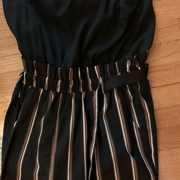 Black and striped Jumpsuit - Picture 3 of 3